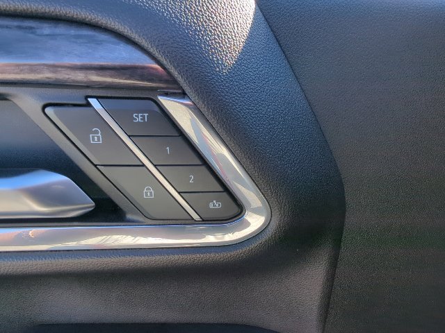 Used 2024 Chevrolet Silverado 2500 LTZ w/ LTZ Convenience Package AWD/4WD image 15