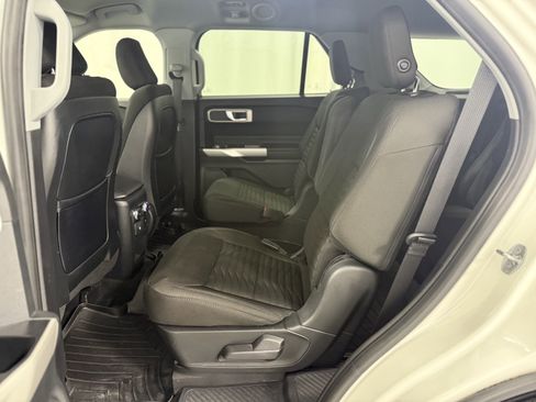 Used 2020 Ford Explorer XLT w/ Comfort Package image 25