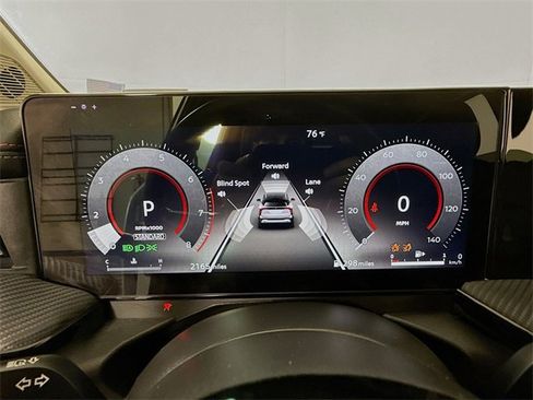 Certified 2025 Nissan Kicks SR image 17