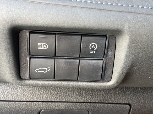 Used 2024 Toyota Highlander XLE FWD image 20