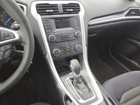 Used 2013 Ford Fusion SE image 30