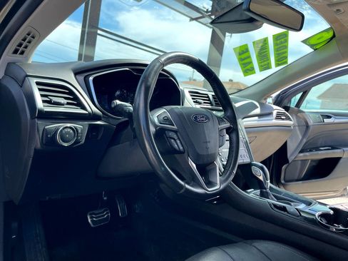 Used 2016 Ford Fusion Titanium image 9