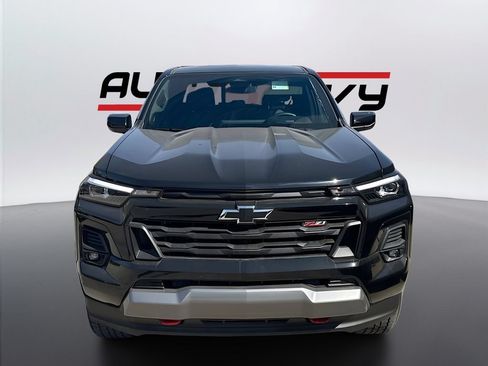 Used 2024 Chevrolet Colorado Z71 w/ Advanced Trailering Package AWD/4WD image 2