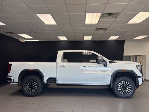 Used 2025 GMC Sierra 2500 Denali Ultimate w/ Max Trailering Package AWD/4WD image 2