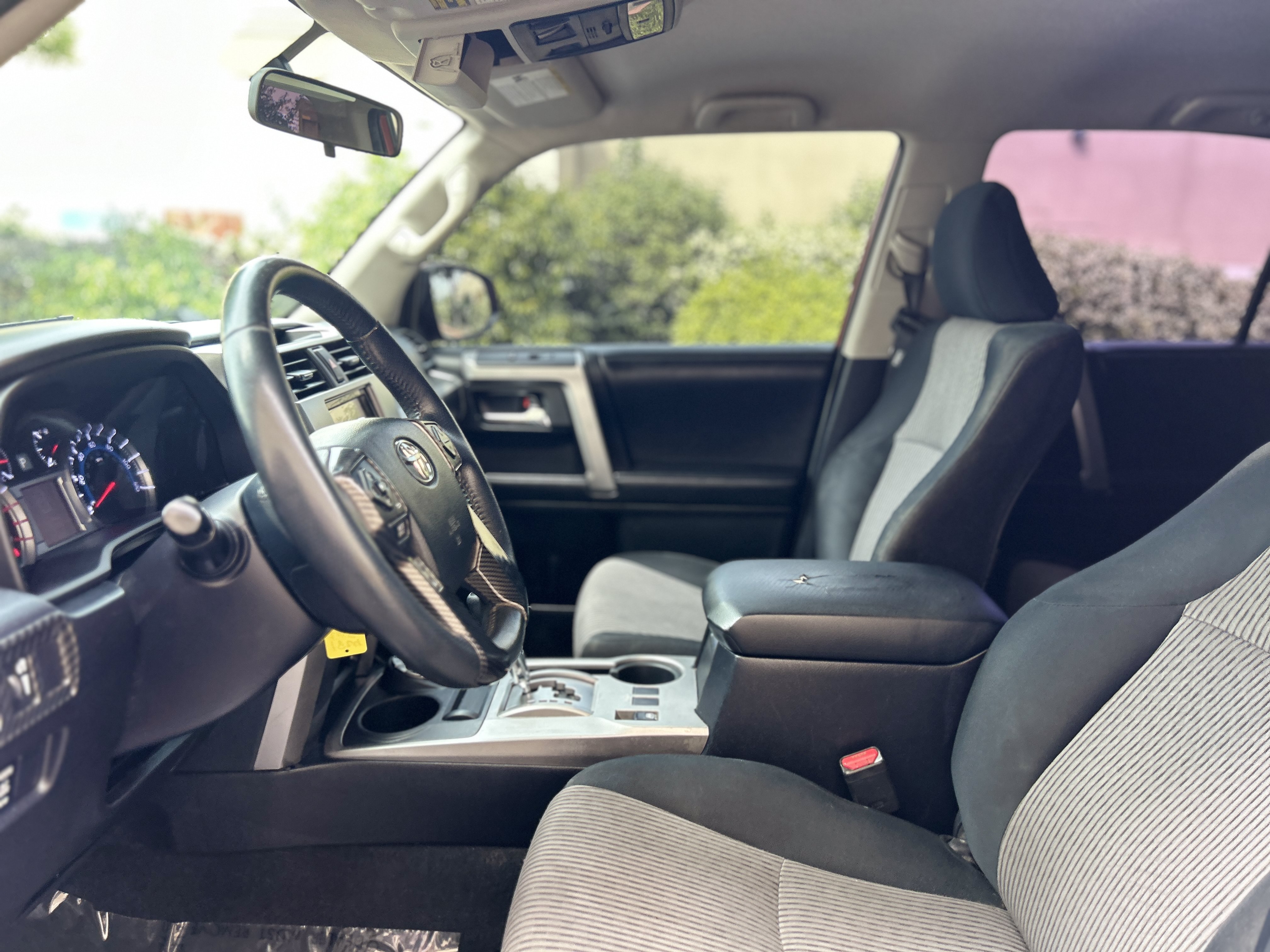 Used 2015 Toyota 4Runner SR5 AWD/4WD image 24