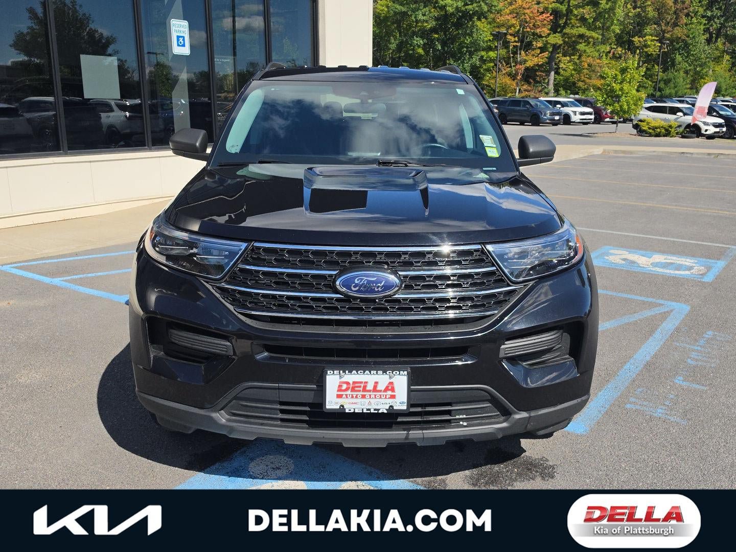 Used 2023 Ford Explorer XLT AWD/4WD image 16