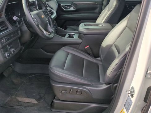 Used 2022 Chevrolet Suburban LT image 15
