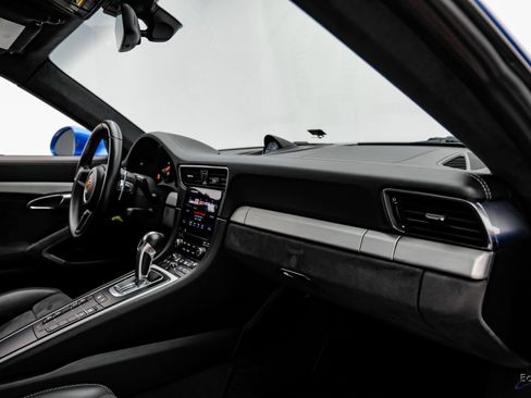 Used 2018 Porsche 911 GT3 RWD image 53