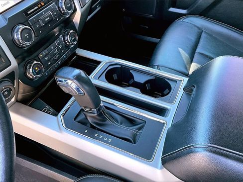 Used 2020 Ford F150 Lariat image 18