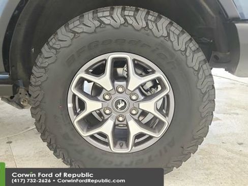 Used 2025 Ford Bronco Badlands image 27