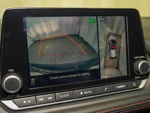 Certified 2025 Nissan Rogue SV image 14