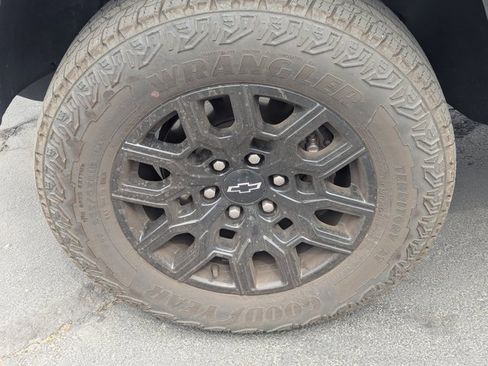 Used 2024 Chevrolet Colorado Trail Boss w/ Technology Package image 14