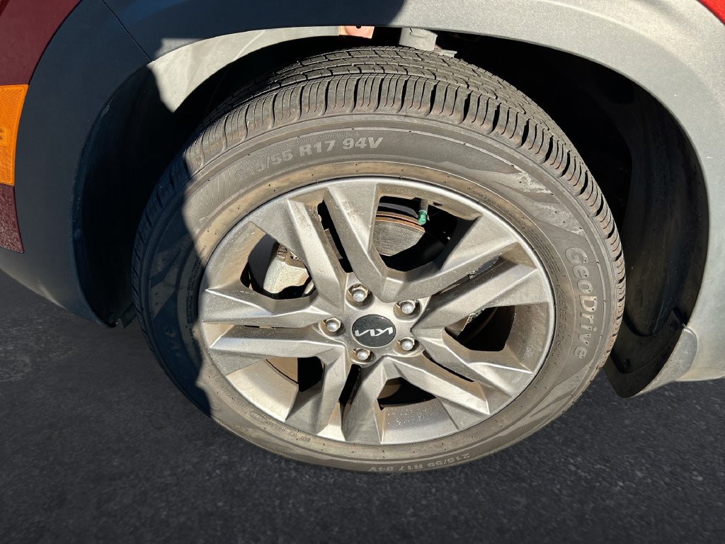 Used 2023 Kia Seltos S w/ Navigation Package FWD image 10