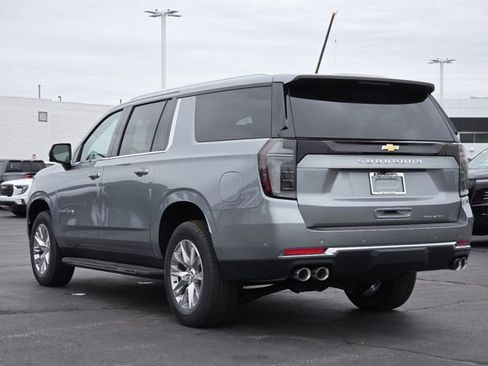 New 2025 Chevrolet Suburban Premier image 25