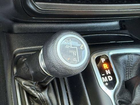 Used 2023 Jeep Wrangler Unlimited Sport AWD/4WD image 29
