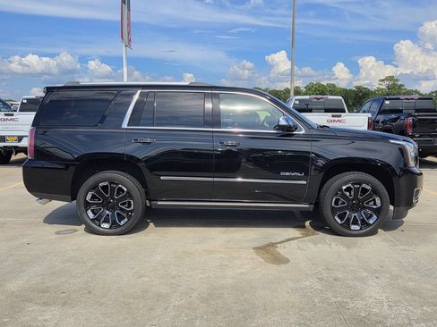 Used 2018 GMC Yukon Denali w/ Denali Ultimate Package AWD/4WD image 4