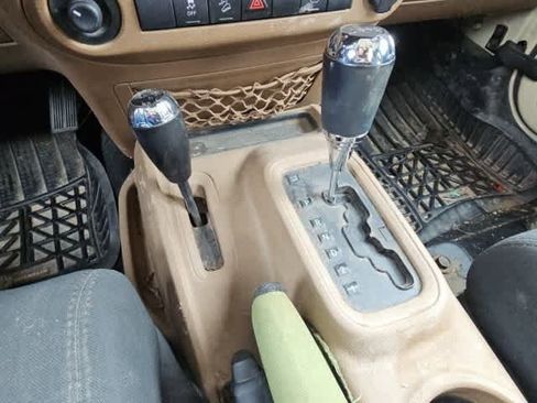 Used 2011 Jeep Wrangler Unlimited Sahara w/ Connectivity Group image 15