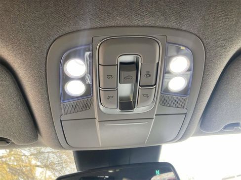 Used 2020 Hyundai Santa Fe Limited image 18