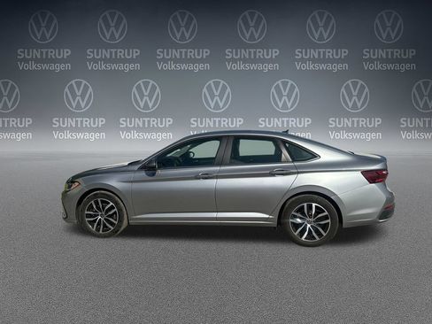 Used 2025 Volkswagen Jetta SE w/ Sunroof Package FWD image 36