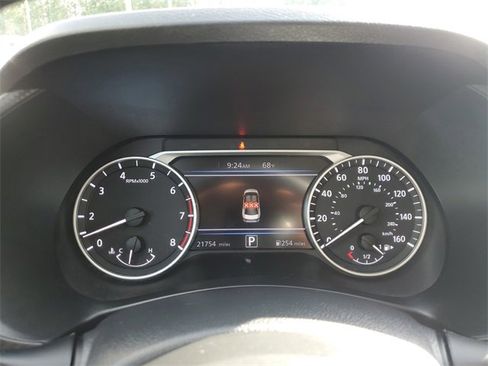 Used 2025 Nissan Sentra SV image 24