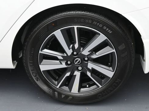 New 2025 Nissan Versa SV w/ Trunk Package FWD image 8