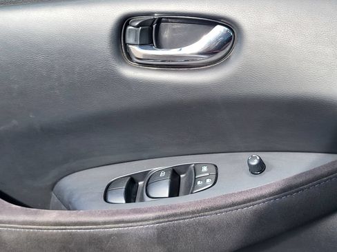 Used 2013 Nissan Leaf S FWD image 16