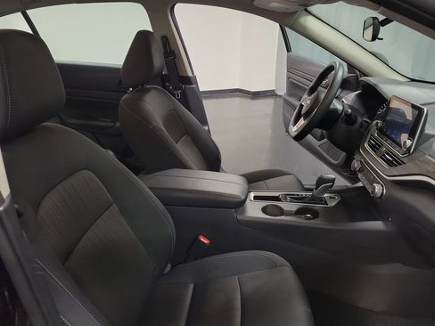 Used 2025 Nissan Altima 2.5 SV FWD image 28