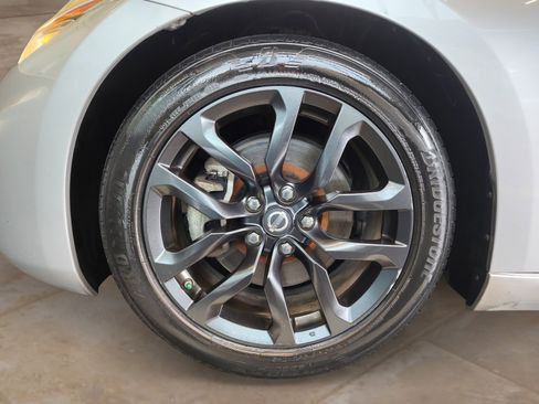 Used 2017 Nissan 370Z Coupe RWD image 25