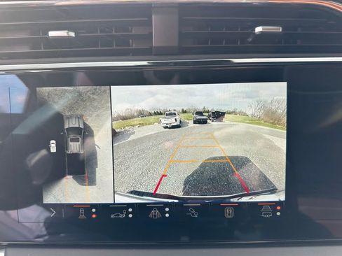 Used 2025 GMC Sierra 2500 Denali Ultimate image 5