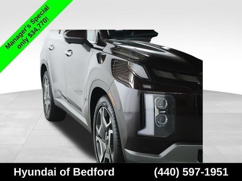 Used 2023 Hyundai Palisade Limited w/ Winter Package AWD/4WD image 9