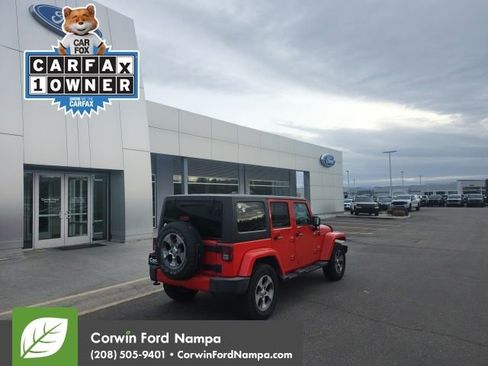 Used 2018 Jeep Wrangler Unlimited Sahara w/ Connectivity Group image 7
