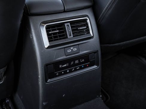 Used 2024 MAZDA CX-90 3.3 Turbo w/ Preferred Package AWD/4WD image 37