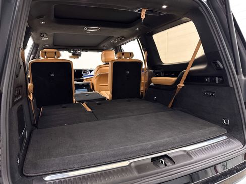 Used 2022 Jeep Grand Wagoneer Series III w/ Flexible Seating Group image 35