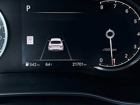 Used 2025 Genesis G70 2.5T image 41