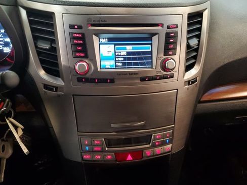Used 2013 Subaru Outback 3.6R Limited AWD/4WD image 18