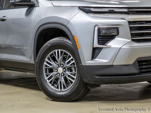 Used 2024 Chevrolet Traverse LT w/ LPO, Floor Liner Package image 4