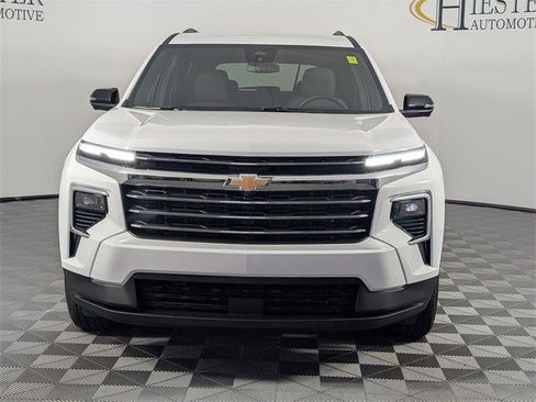 Certified 2024 Chevrolet Traverse LT image 3