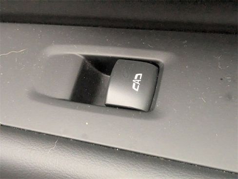 Used 2022 Chevrolet Tahoe LT w/ Luxury Package image 35