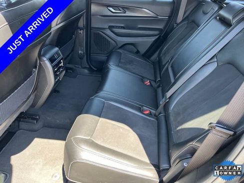 Used 2024 Jeep Grand Cherokee Altitude AWD/4WD image 20