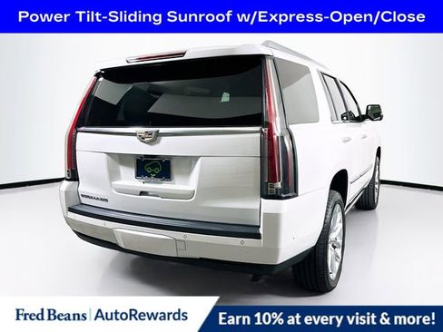 Used 2020 Cadillac Escalade Premium Luxury AWD/4WD image 9