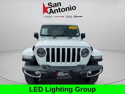 Certified 2021 Jeep Gladiator Overland AWD/4WD image 4