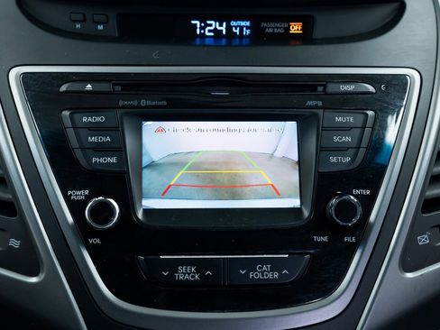 Used 2015 Hyundai Elantra Limited image 13