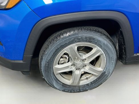 Used 2024 Jeep Compass Latitude w/ Altitude Special Edition AWD/4WD image 13