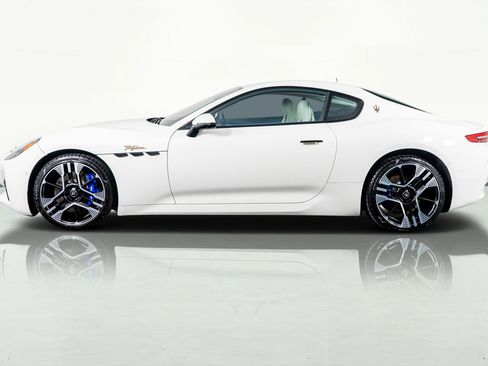 Used 2024 Maserati GranTurismo Folgore image 16