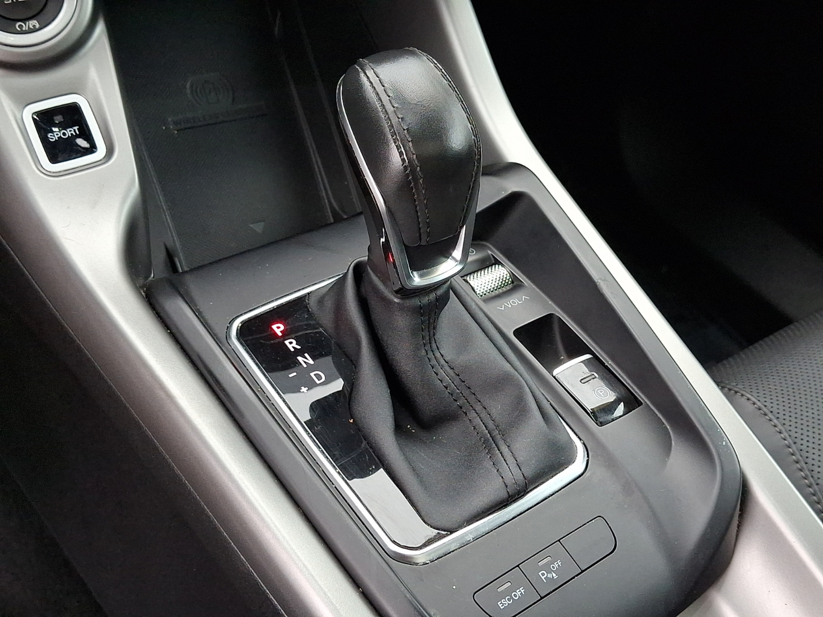 Used 2024 Dodge Hornet R/T Plus AWD/4WD image 13