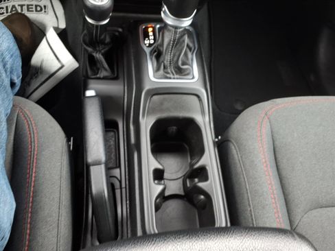 Used 2024 Jeep Wrangler Unlimited Rubicon image 15