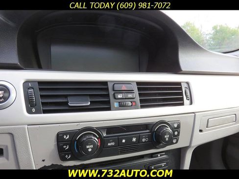 Used 2006 BMW 330i Sedan RWD image 11