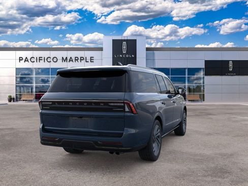 New 2026 Lincoln Navigator L Reserve AWD/4WD image 8