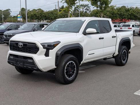 Used 2024 Toyota Tacoma TRD Off-Road AWD/4WD image 7