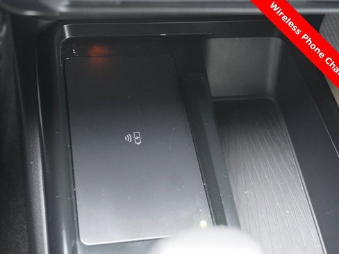 Used 2025 Toyota Camry SE image 22